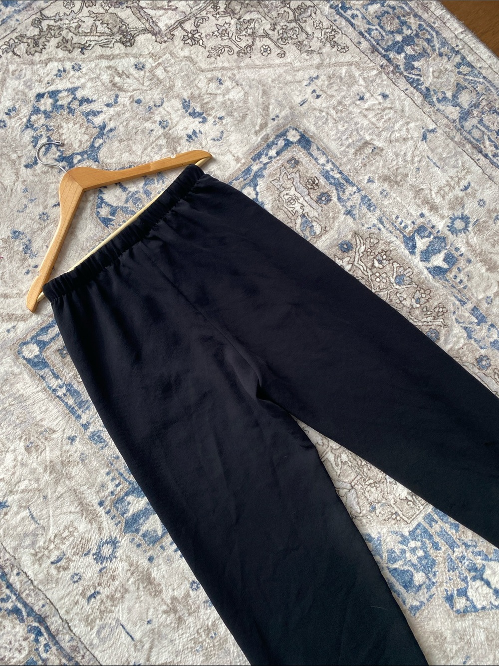Like new! Wilfred Aritzia High Waisted  Black Dress Trousers